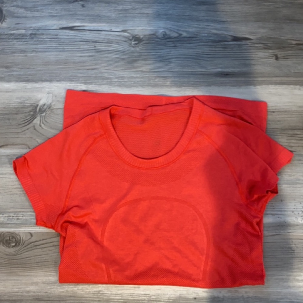 Lululemon Top!!